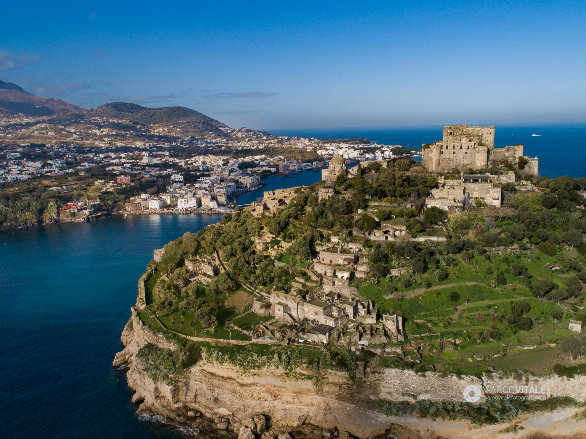 Veduta aerea del Castello Aragonese di Ischia