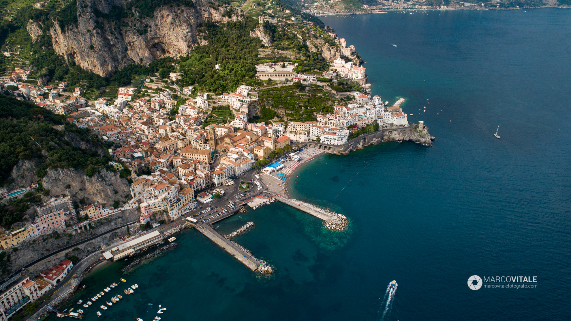 Veduta aerea di Amalfi